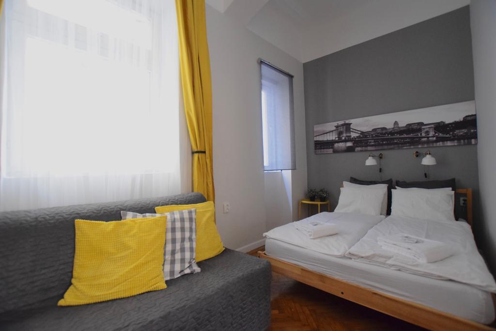 Standard Apartment By Hi5 - Chainbridge Budapest Kültér fotó