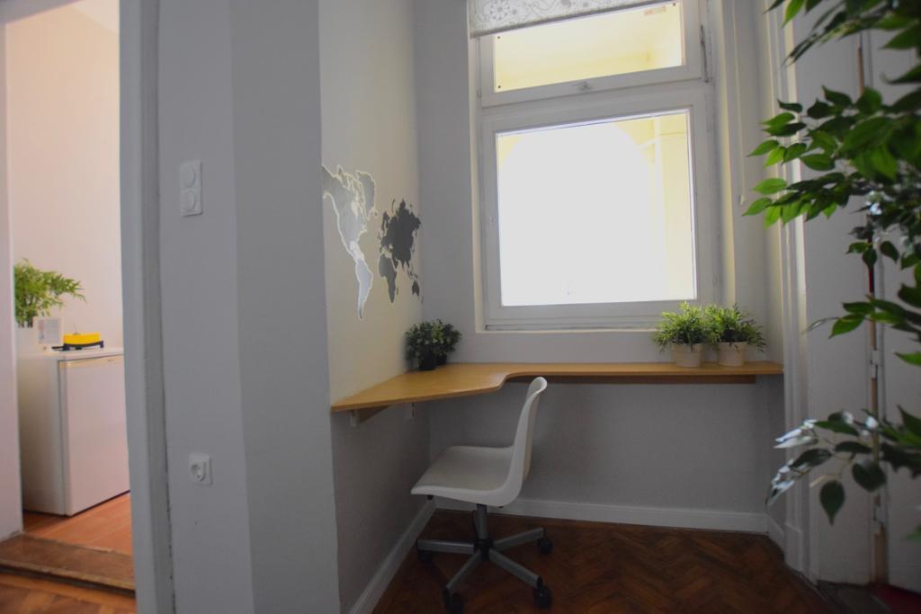 Standard Apartment By Hi5 - Chainbridge Budapest Kültér fotó